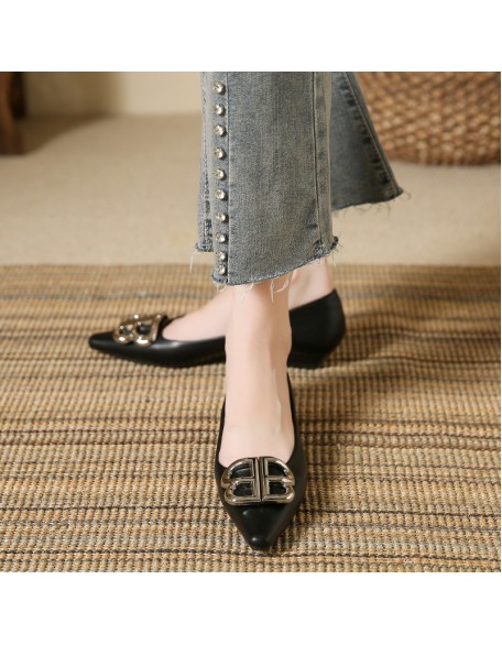 New metal buckle pointed toe patent leather low heel single shoe double B fashionable versatile shoes