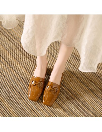New style French square-toe leather loafers with thick heels, retro British style, fashionable women's shoes.
